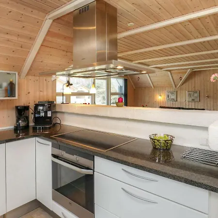Holiday home Three-bedroom Holiday In 18 *