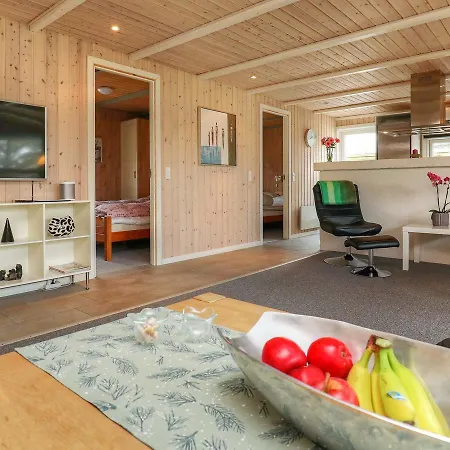 Three-bedroom Holiday In 18 Holiday home *